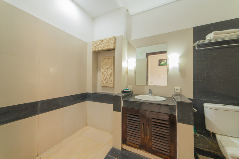 Bathroom 10