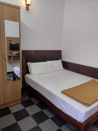 Bedroom 2, Padmashree lodge, Chikmagalur