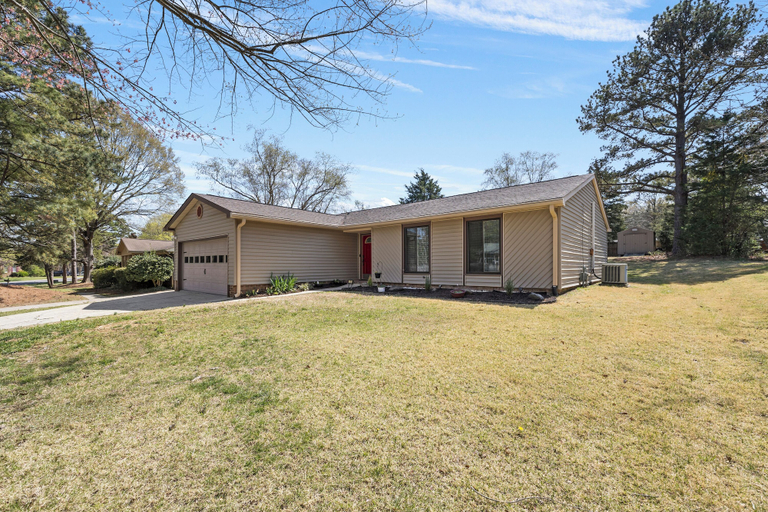 Exterior & Views 2, Quail Ridge 3BR House, Mecklenburg