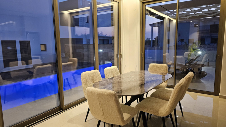 Room 2, 146 5 AN - Stay Oasis Luxury Villa