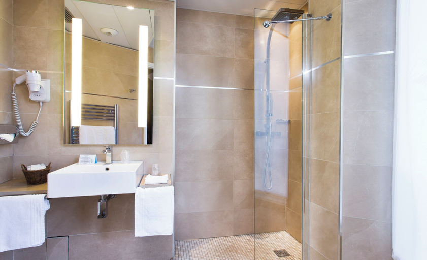 Bathroom 3, Hotel de L'Empereur - Malone Hotels, Paris