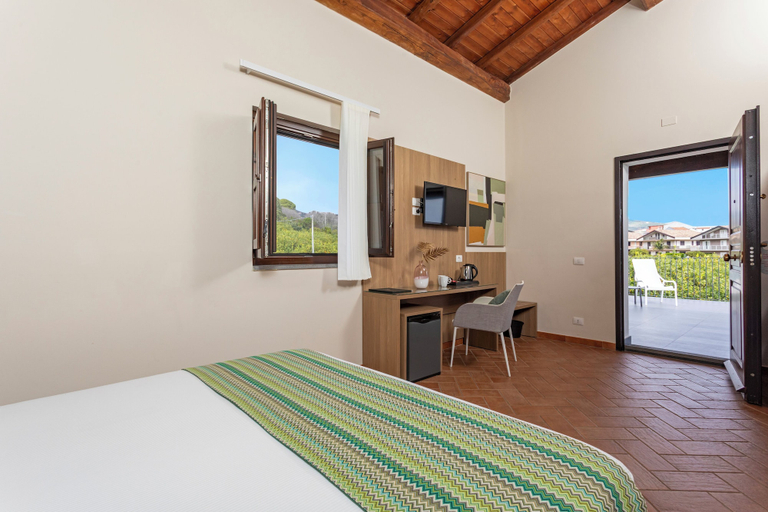 Bedroom 3, Feudogrande Agriturismo, Catania
