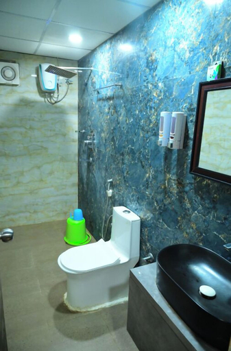 Bathroom, DhamStay Hotel Santosh Inn Near Temple, Puri