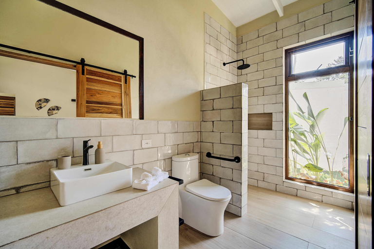 Bathroom 3, Villas Roca del Caribe, Talamanca