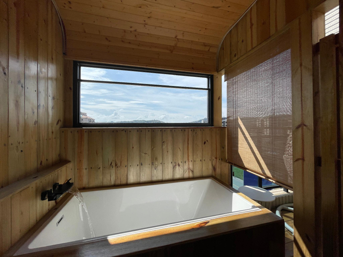 Bathroom 13