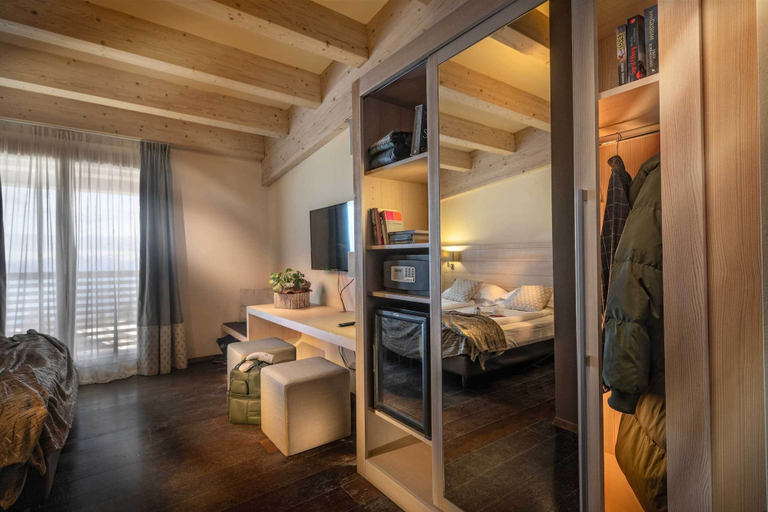 Bedroom 3, Brenta Dolomites, Trento