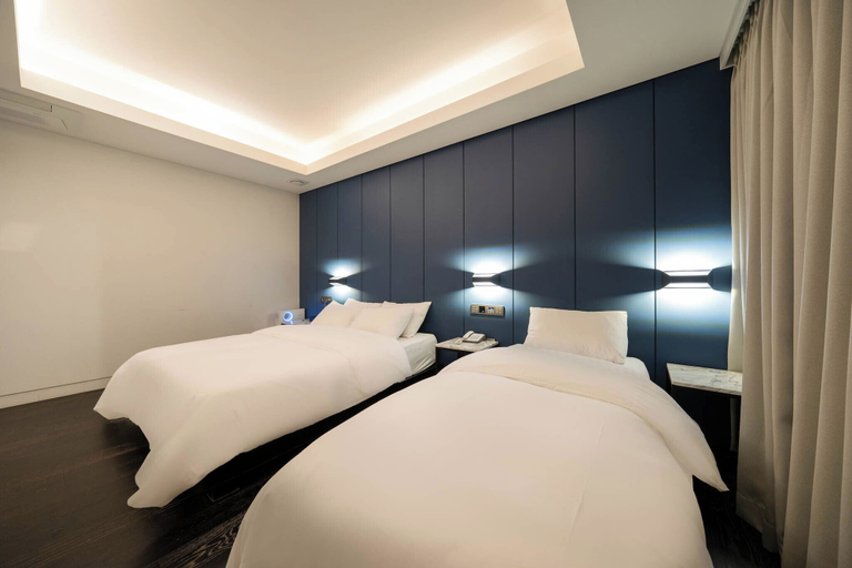 Bedroom 18