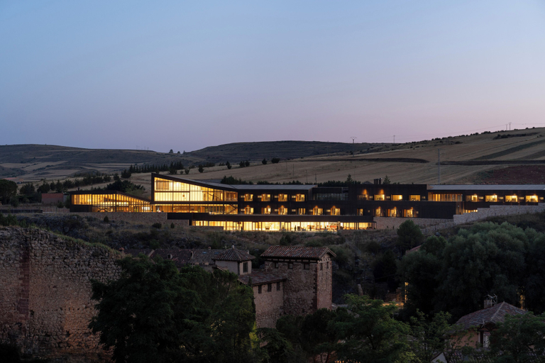 Exterior & Views