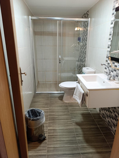 Bathroom 2, Sirin Otel, Kadıköy