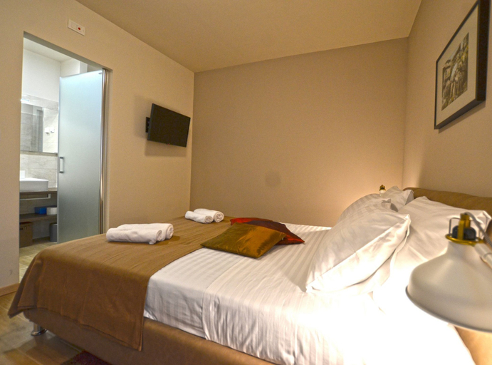 Bedroom 3, Tranquil Getaway With Shared Pool in Bale, Bale