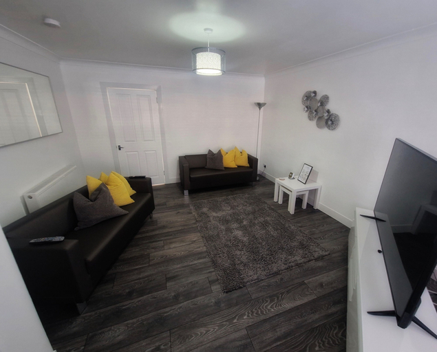 Living area 4, Shotts House 2 Bedrooms Central To Glasgow & Edinburgh, North Lanarkshire