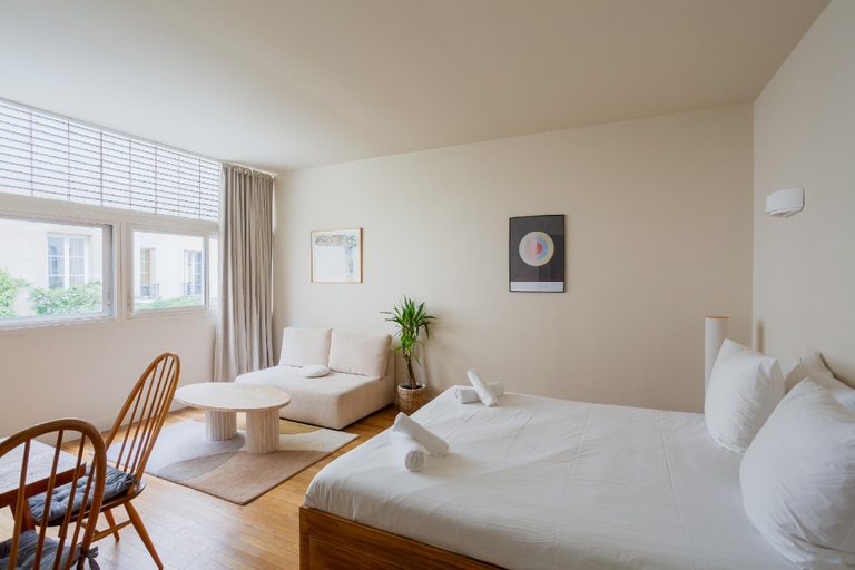 Bedroom 2, The Charming Saint Honoré, Paris