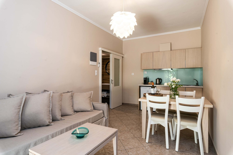 Room 2, Mear Family Escape - Summer Cretan Getaway, Crete