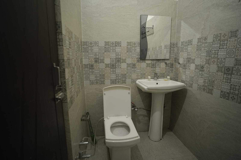 Bathroom 3, Hotel Ananta Inn, Garhwal
