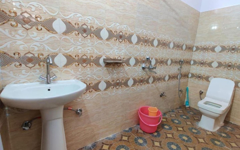 Bathroom 4, Shri Sher Palace by StayApart, Rudraprayag