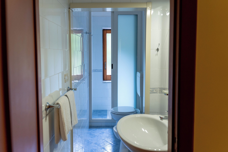Bathroom 5, Avernum Relais, Napoli