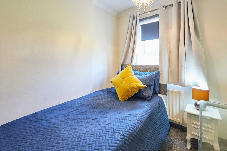 Room 3, Host Stay Venture Park Villas, Northamptonshire