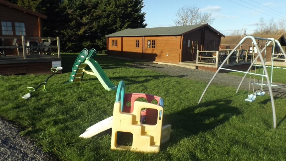 Children's area 5, Spacious 3 Bedroom Cabin at Avonvale Holiday Lodge, Worcestershire