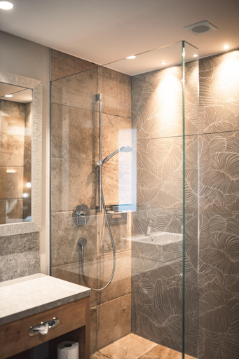 Bathroom 2, Alpin Hotel Sonnblick, Bolzano