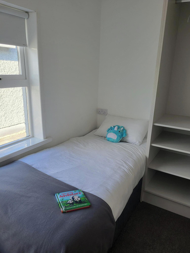 Bedroom 5, Mountainview Cottages