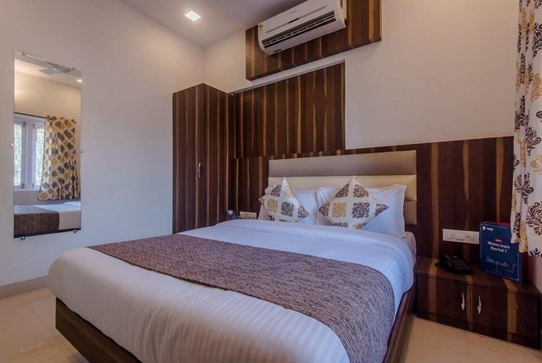 Others 5, Hotel Golden Palms, Mumbai Suburban