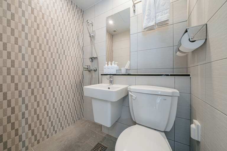Bathroom 7