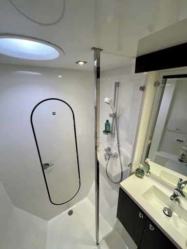 Bathroom 3, Floatinn, Genève