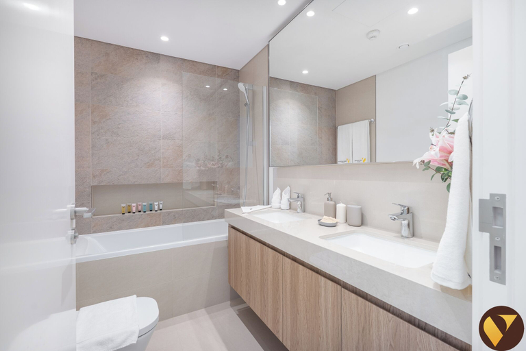 Bathroom 5, Vogue | Downtown with Direct Access to Dubai Mall, Dubai