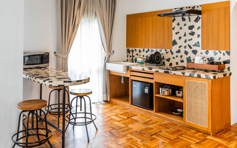 Dining Room 7