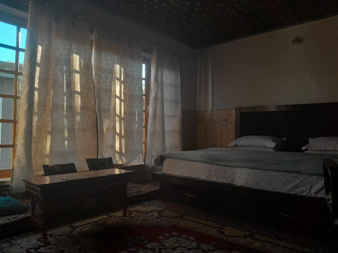 Others 3, Julay Guest House, Leh