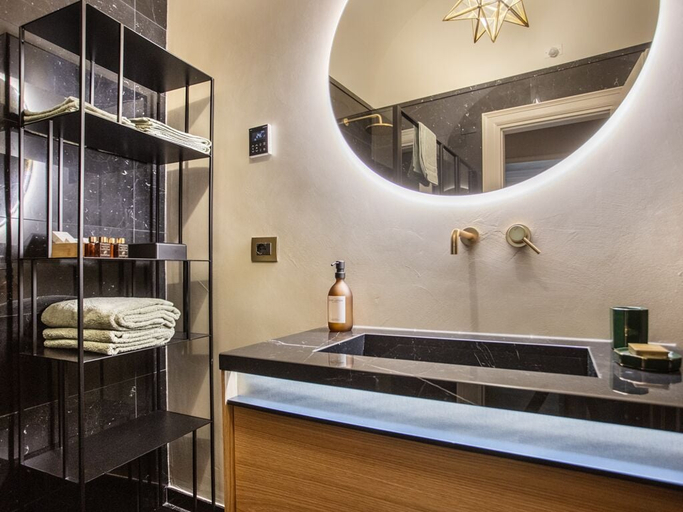 Bathroom 5, BSTAR Luxury B&B, Bologna