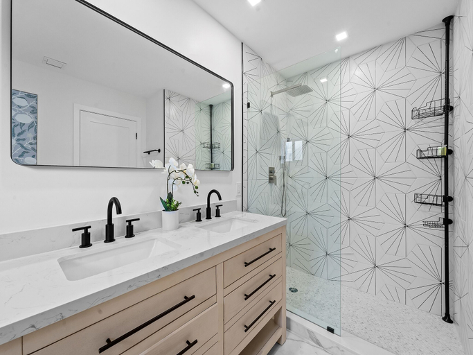 Bathroom 4, Aqua Haven- Stylish Getaway With Pool and Jacuzzi, Broward