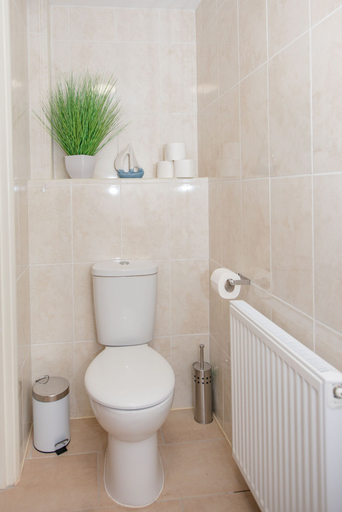 Bathroom 3, KVM - Sunshine Apartment, Peterborough