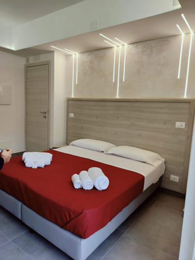 Others 3, Bijou rooms, Messina