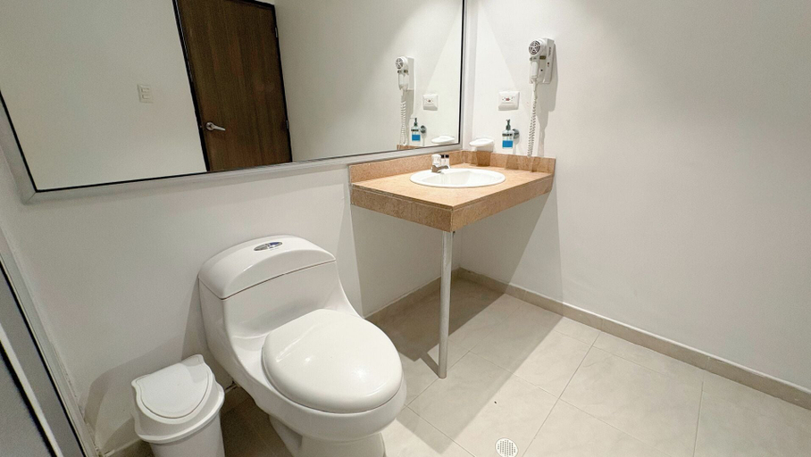 Bathroom 5, Hotel Portobelo boulevard, San Andrés