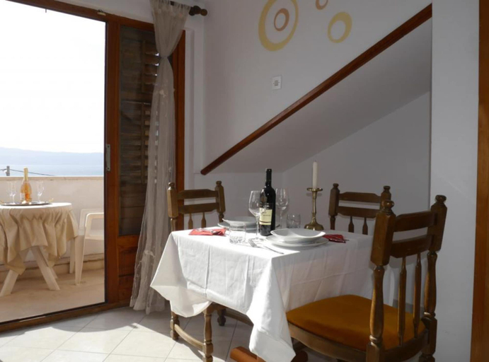 Food & Drinks 4, Dugi Rat Seaside Apartments, Dugi Rat
