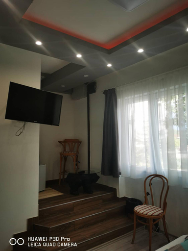 Others 4, Centrum Villa Szolgaltatohaz, Tokaji