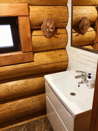 Bathroom 4, Зимова казка, Nadvirnians'kyi