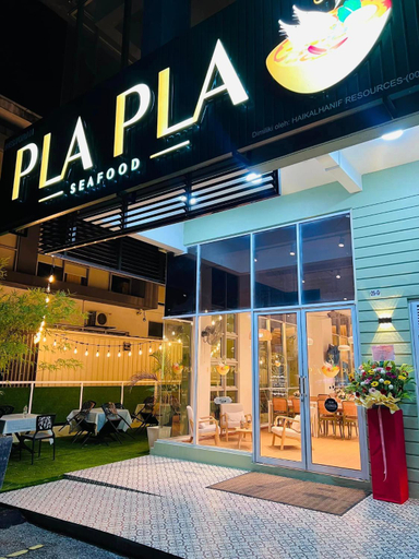 Food & Drinks 2, Taman Equine Comfy Studio#Greenery View#4 pax#Aeon Mall, Seri Kembangan