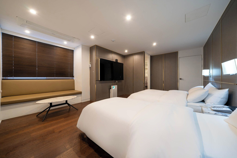 Bedroom 16