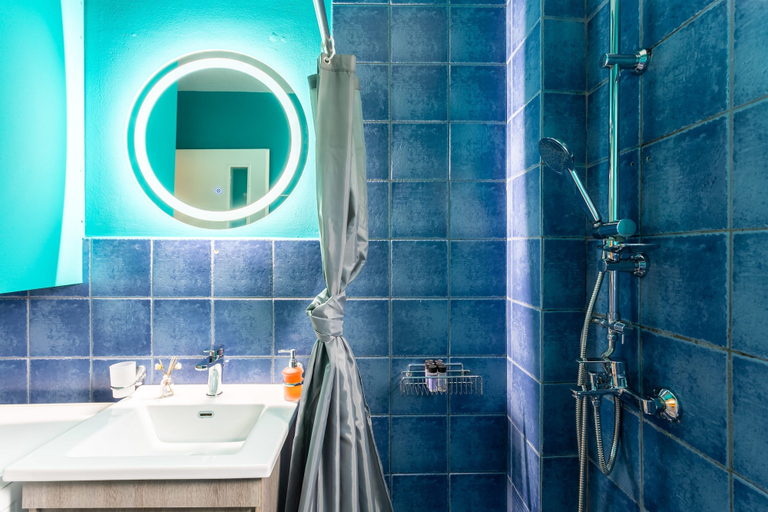 Room 2, Downtown Central Suite With Private Parking, Peloponnese