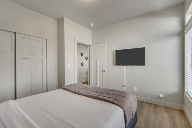 Room 4, Hill Field 2 by CDH in Layton, Davis