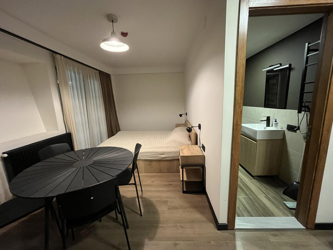 Room 5, Walk to Ski Lift-1br-studio-balcony-parking, Dusheti