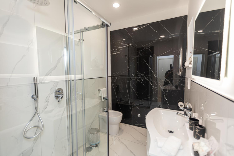 Shower 5, La Pace dei Sensi, Napoli