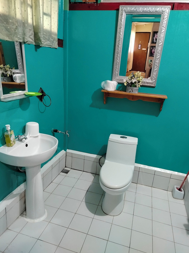 Bathroom 4, Villa 301 B&B, Baclayon