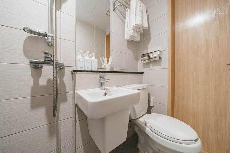 Bathroom 9
