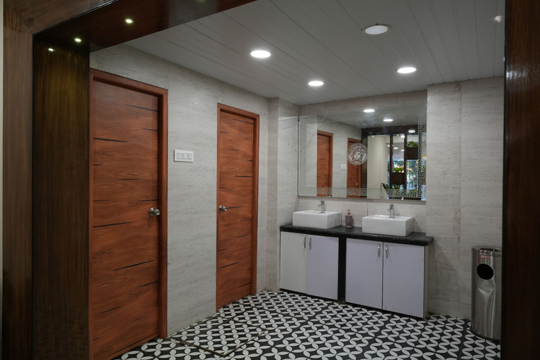 Bathroom 4, Evoke Express Candolim, North Goa