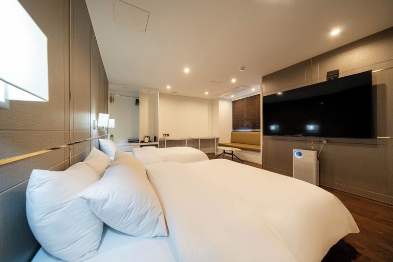 Bedroom 13