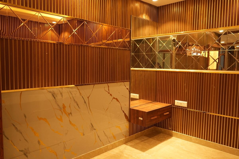Others 5, Hotel Golden Palace, Lucknow
