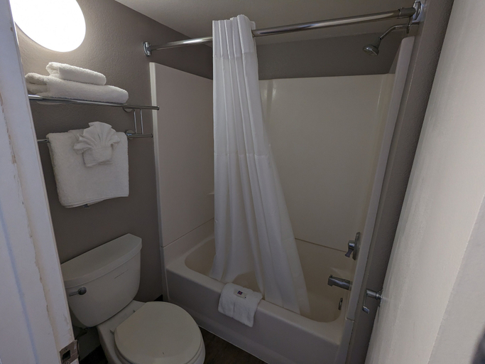 Bathroom 4, Motel 6 Kingman, AZ - Route 66 East, Mohave